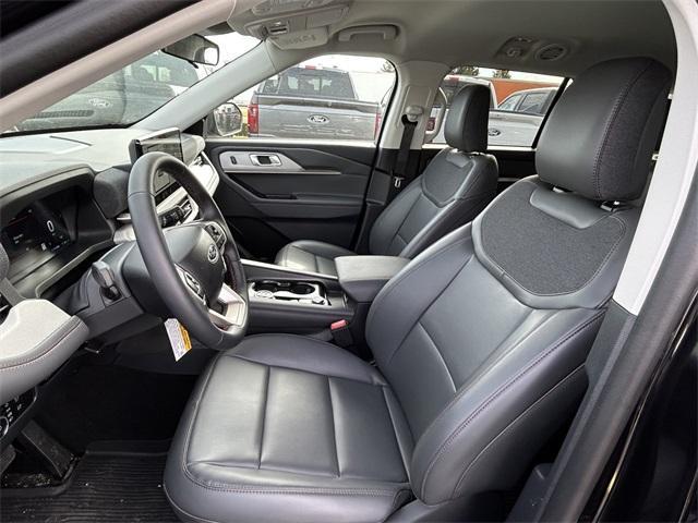 new 2025 Ford Explorer car