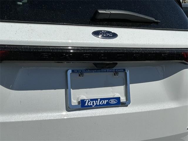 new 2025 Ford Explorer car