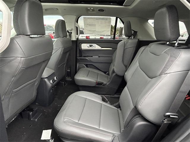new 2025 Ford Explorer car