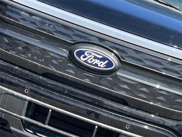 new 2025 Ford F-150 Lightning car