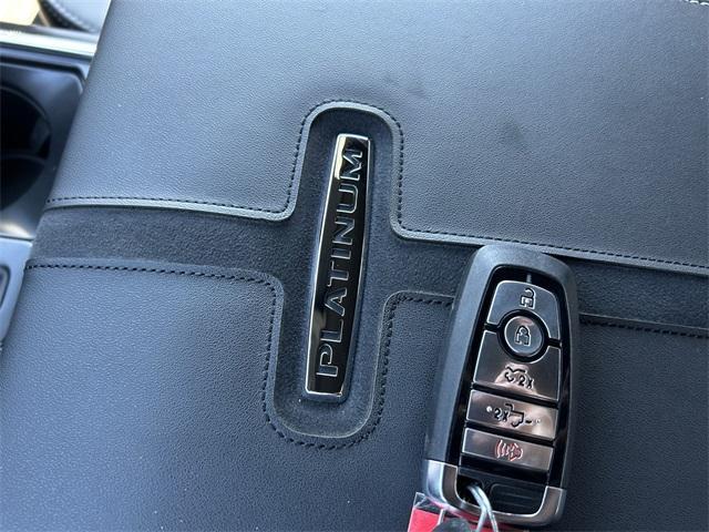 new 2025 Ford F-150 Lightning car