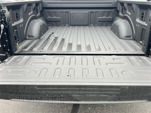 new 2025 Ford F-150 Lightning car