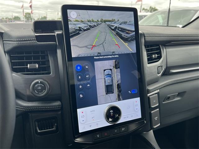 new 2025 Ford F-150 Lightning car