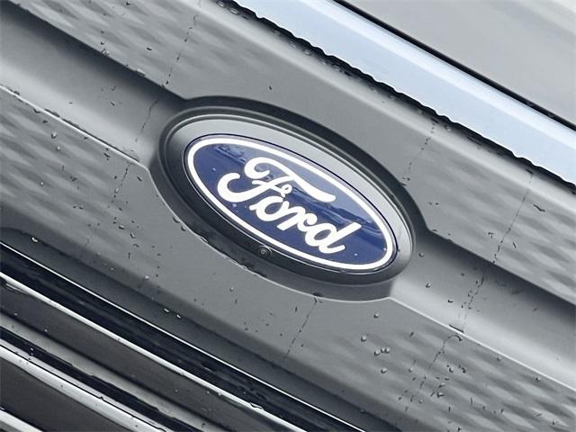 new 2025 Ford F-150 Lightning car