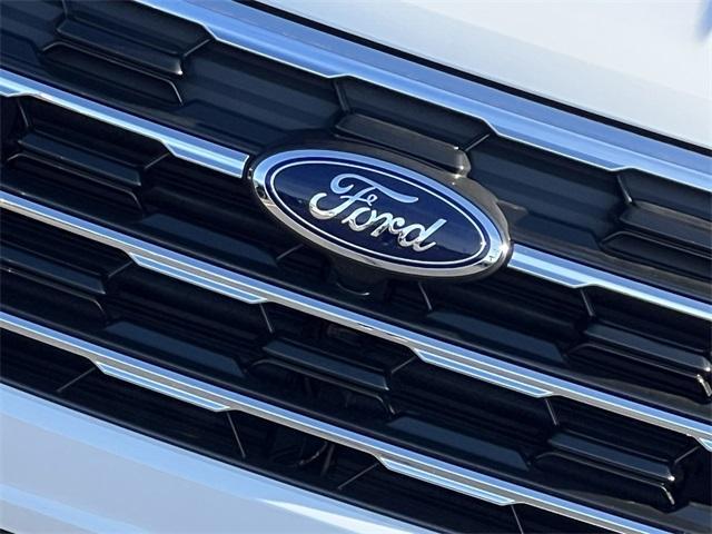new 2025 Ford Explorer car