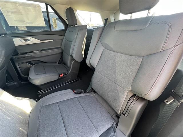 new 2025 Ford Explorer car