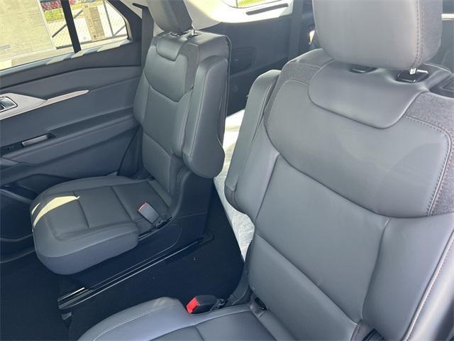 new 2025 Ford Explorer car