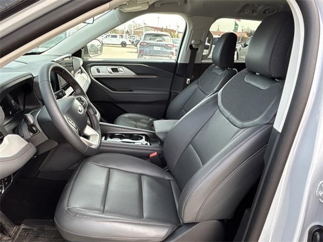 new 2025 Ford Explorer car