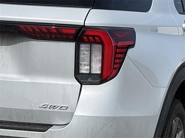 new 2025 Ford Explorer car