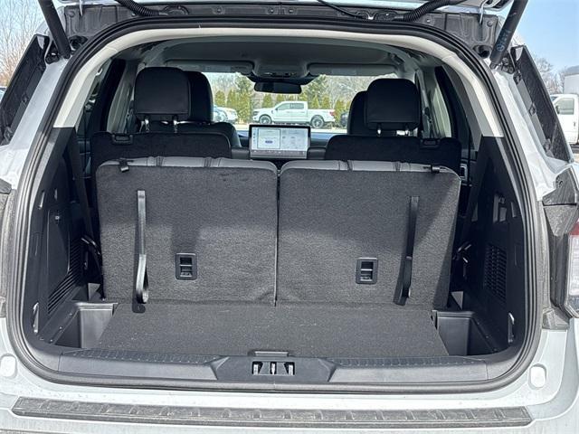 new 2025 Ford Explorer car