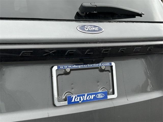 new 2025 Ford Explorer car