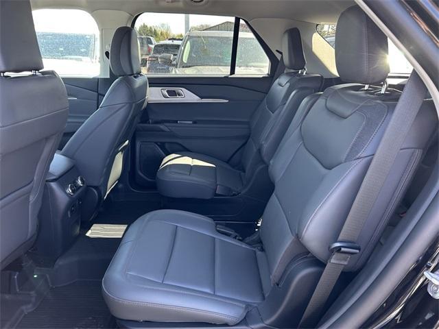 new 2025 Ford Explorer car