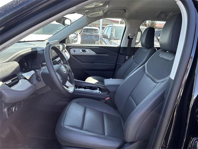 new 2025 Ford Explorer car