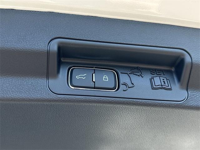 new 2025 Ford Explorer car
