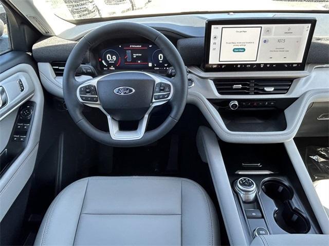 new 2025 Ford Explorer car