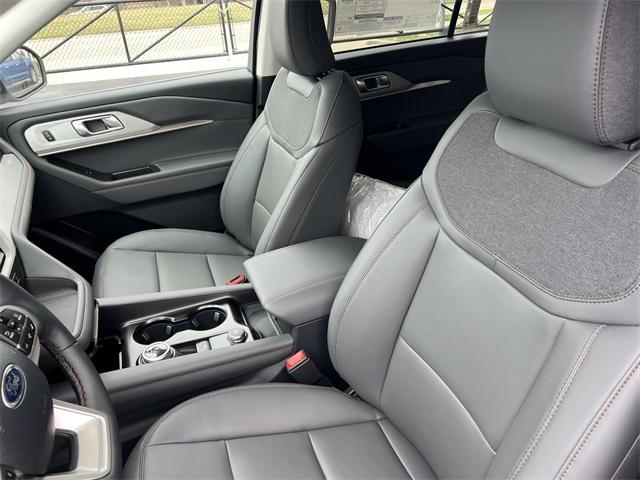 new 2025 Ford Explorer car