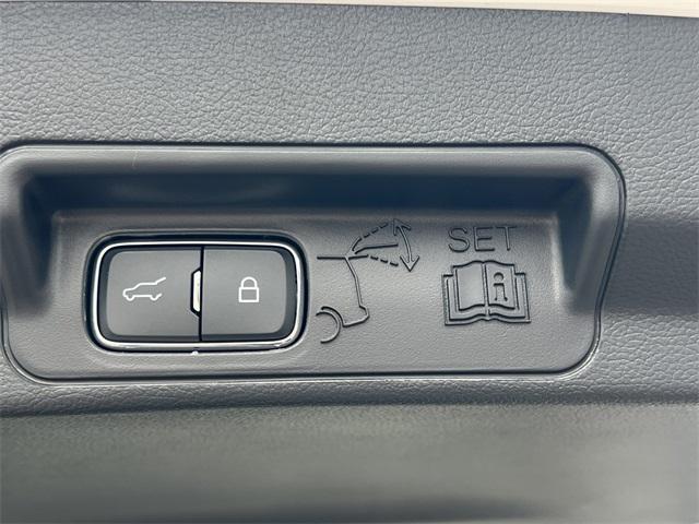 new 2025 Ford Explorer car