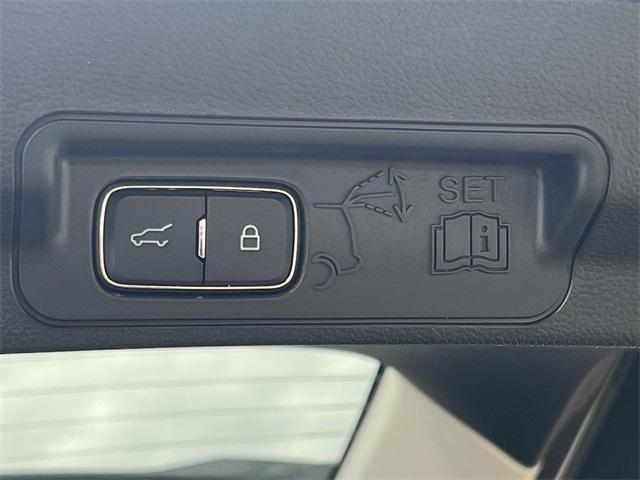 new 2025 Ford Explorer car