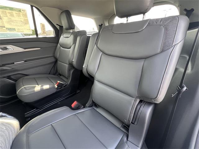 new 2025 Ford Explorer car