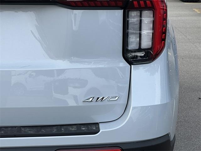 new 2025 Ford Explorer car