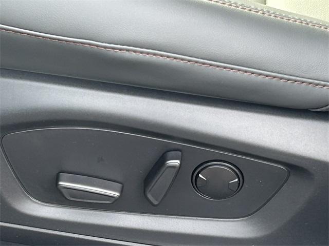 new 2025 Ford Explorer car