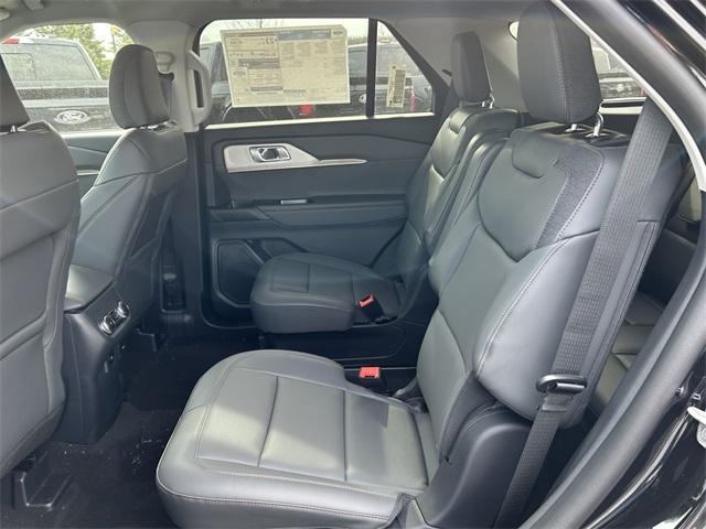 new 2025 Ford Explorer car