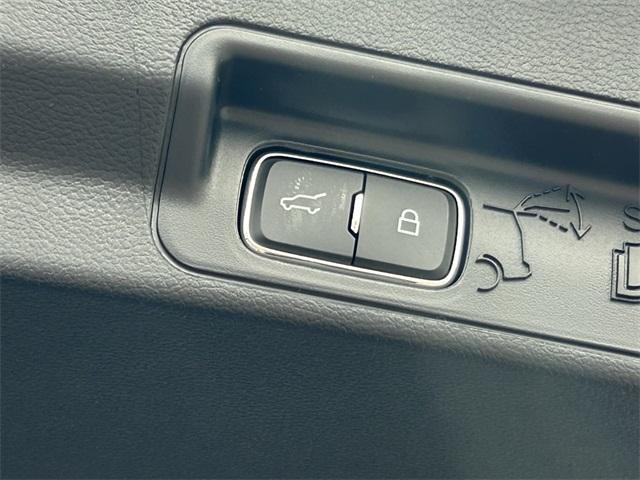 new 2025 Ford Explorer car