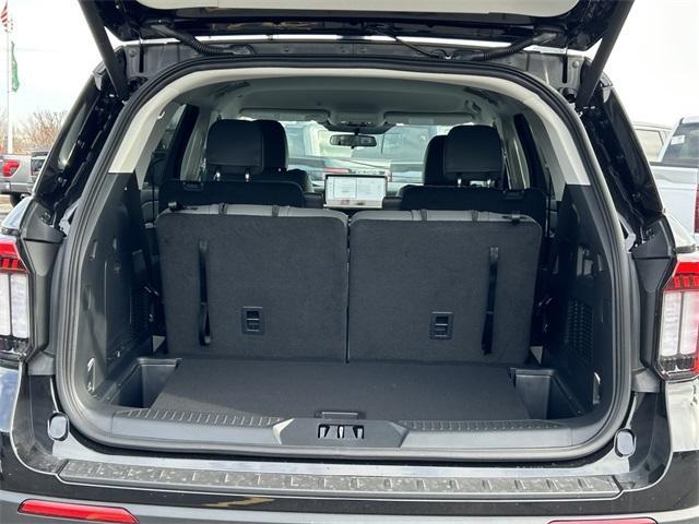 new 2025 Ford Explorer car