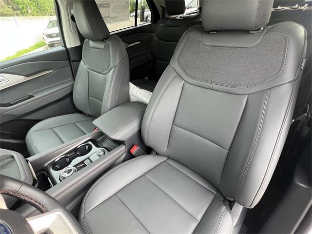 new 2025 Ford Explorer car