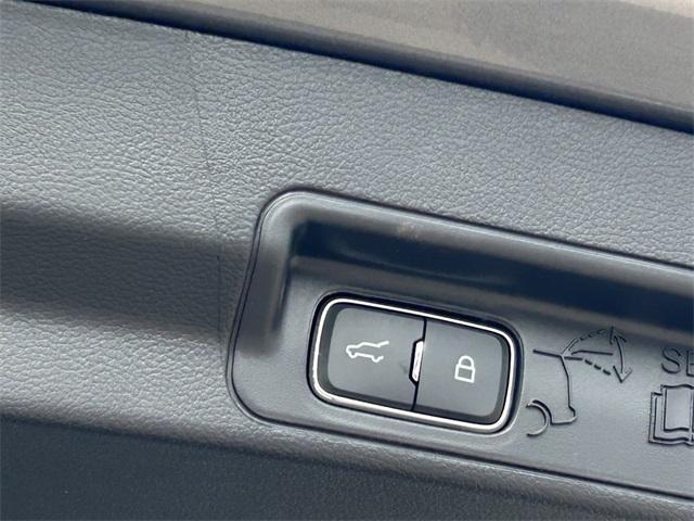 new 2025 Ford Explorer car