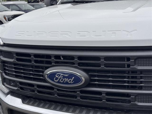 new 2025 Ford F-350 car