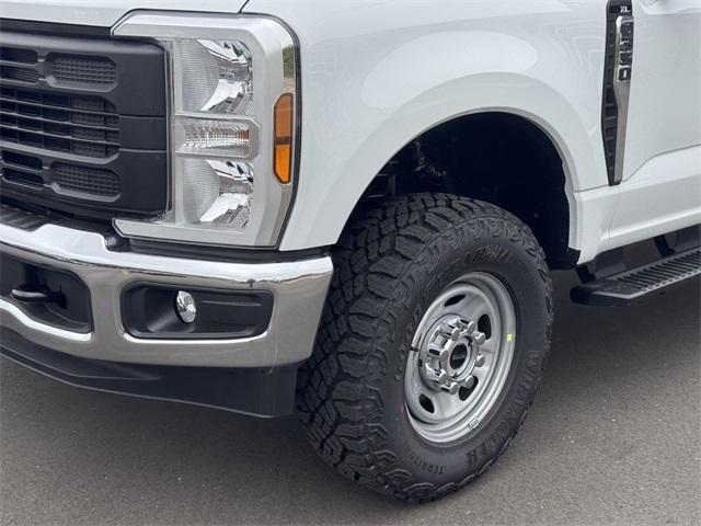 new 2025 Ford F-350 car