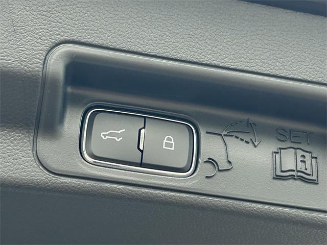 new 2025 Ford Explorer car