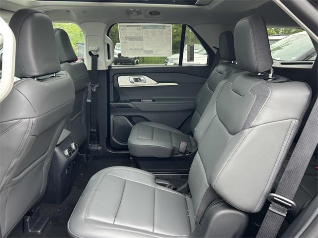 new 2025 Ford Explorer car