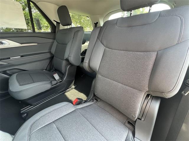 new 2025 Ford Explorer car