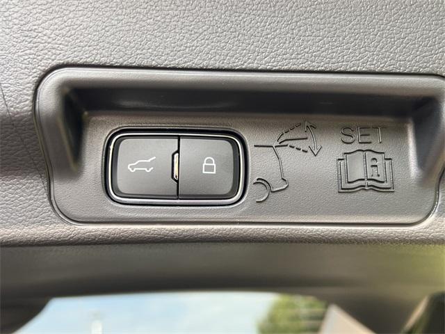 new 2025 Ford Explorer car