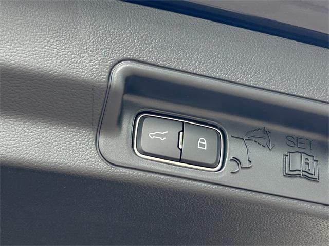 new 2025 Ford Explorer car