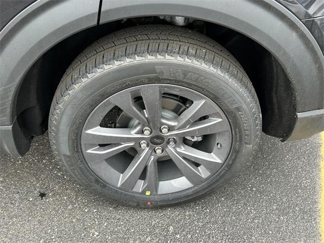 new 2025 Ford Explorer car