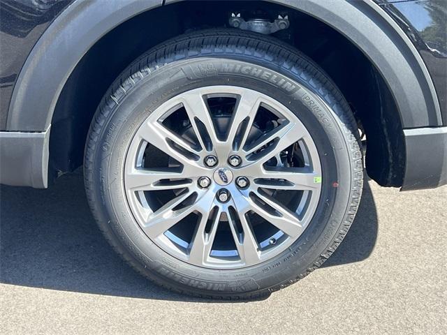 new 2025 Ford Explorer car