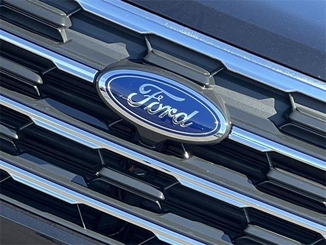 new 2025 Ford Explorer car