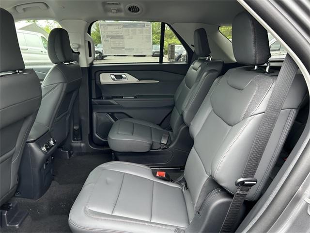 new 2025 Ford Explorer car