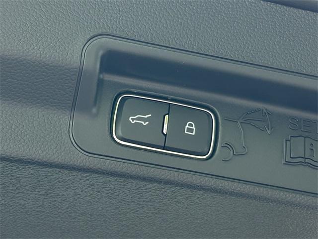 new 2025 Ford Explorer car