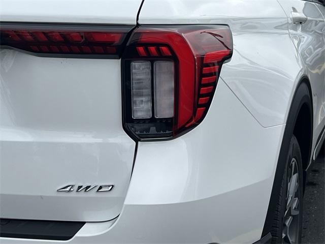 new 2025 Ford Explorer car