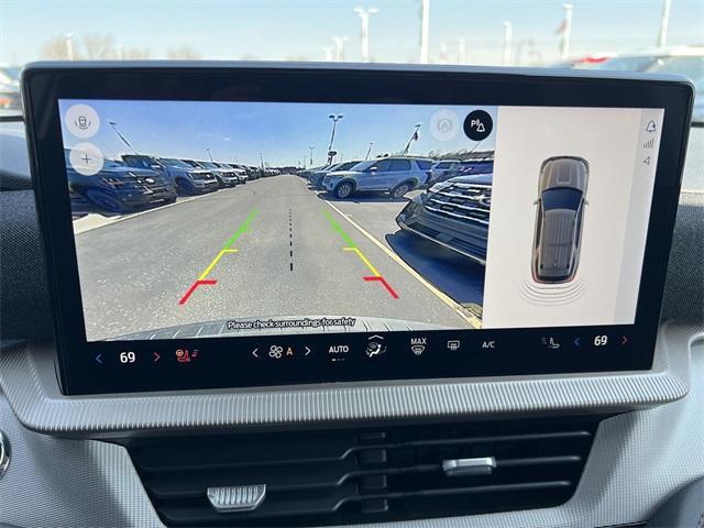 new 2025 Ford Explorer car