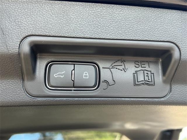 new 2025 Ford Explorer car