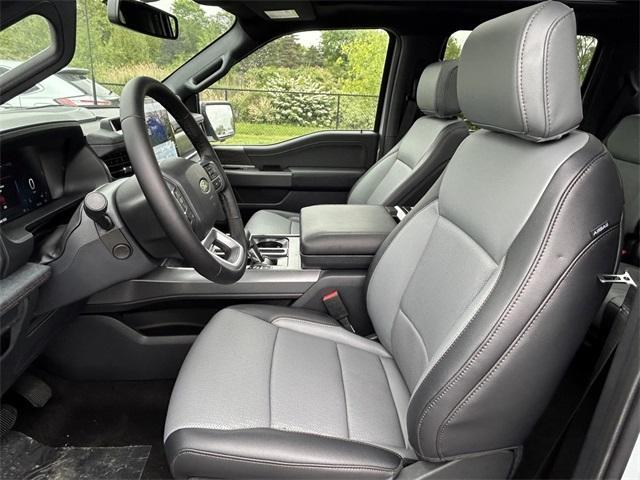 new 2025 Ford F-150 Lightning car
