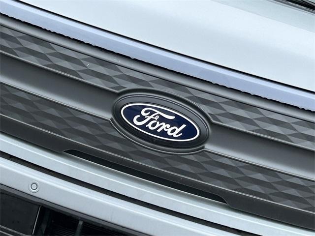 new 2025 Ford F-150 Lightning car
