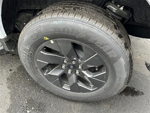 new 2025 Ford F-150 Lightning car