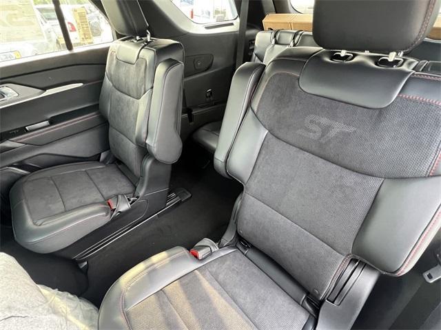 new 2025 Ford Explorer car