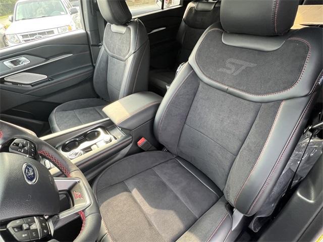 new 2025 Ford Explorer car